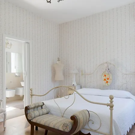 Villa Nonna Isa 12, Emma Ravenna